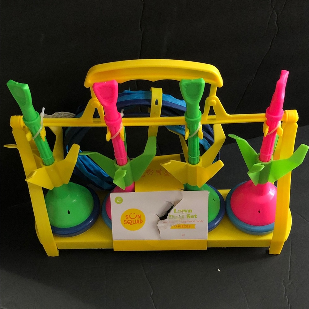 7piece Lawn outdoor summer‎ backyard fun Dart set with carrying case brand new